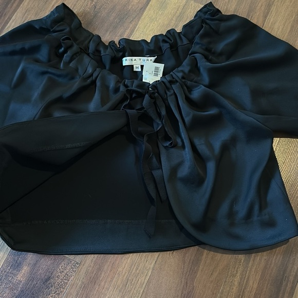 NWT Trina Turk Dance Top, Open, Off the Shoulder, Black Tie Front Size Medium - Picture 3 of 10